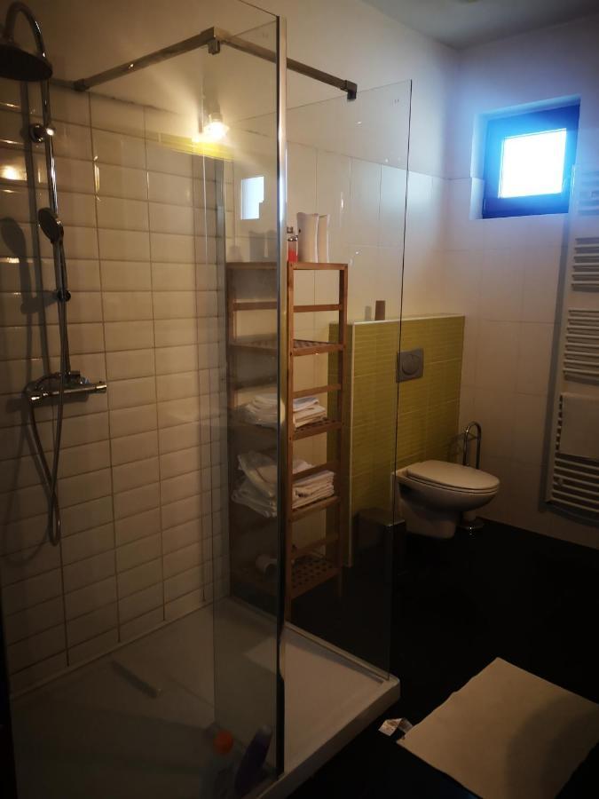 דירות באיה Luxury Apartman מראה חיצוני תמונה