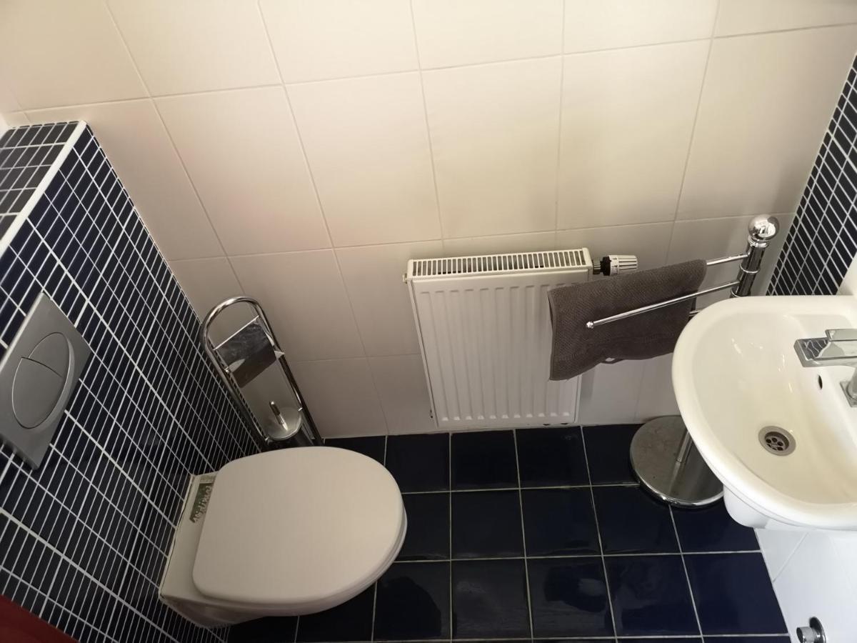 דירות באיה Luxury Apartman מראה חיצוני תמונה